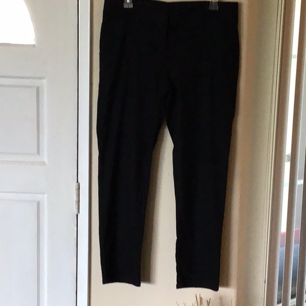 Tommy Bahama ladies black linen pant. GUC SZ 6